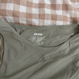 SKIMS Olive Seamless Scoop Tank